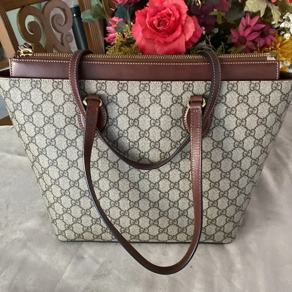 Auth GUCCI Monogram tote made in Italy - Picture 3 of 16